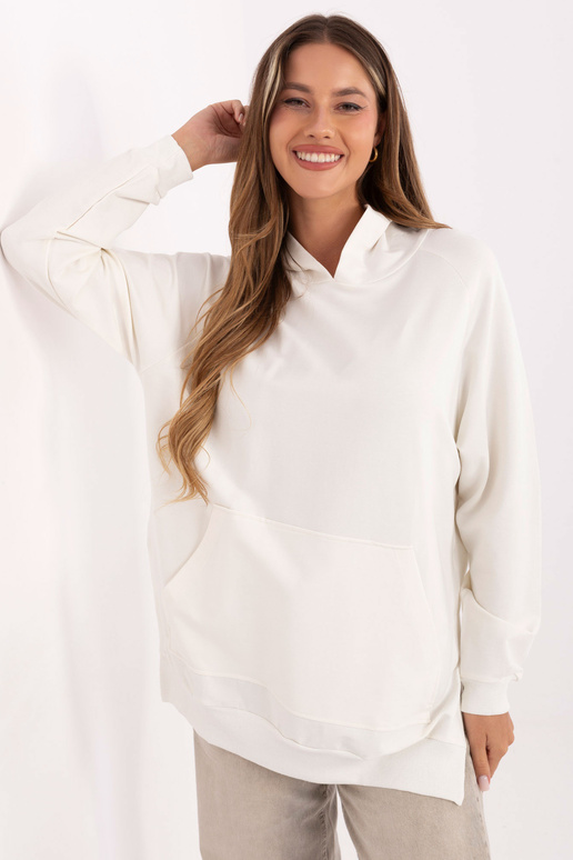 Ivory krāsas džemperis