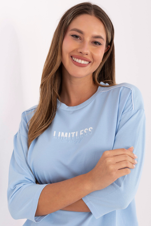 Blūze gaiši zilā krāsā