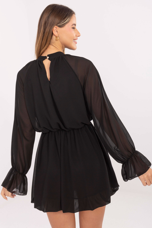 Kleita melnas krāsas