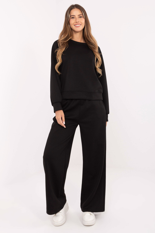 Melns komplekts