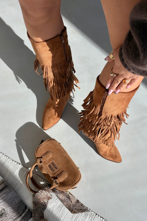 Siltināti ilgaaulie kaubojiskā stila sieviešu apavi ar kutēm brūnā krāsā Brivina