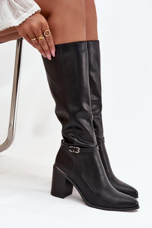 Sieviešu garie zābaki siltināti ar papēdi ar sprādzēm Sergio Leone KZ25738 Melns Sieviešu garie zābaki siltināti ar papēdi ar sprādzēm Sergio Leone KZ25738 Melns