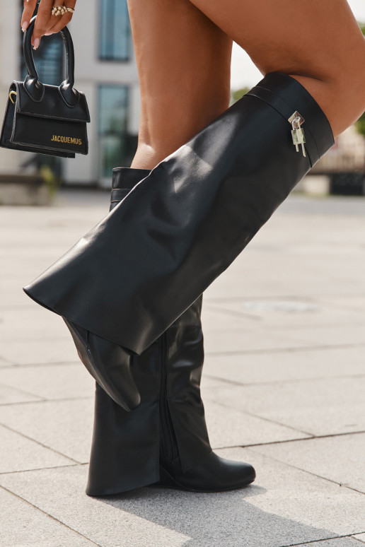 Garie zābaki ar platformu, siksniņām un sudraba detaļām mākslīgajā ādā melnā krāsā Korivelle