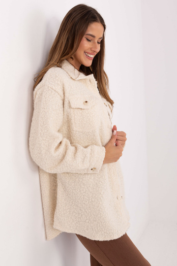 Gaiši smilškrāsas virsjaka