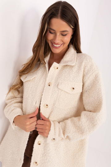 Gaiši smilškrāsas virsjaka 2