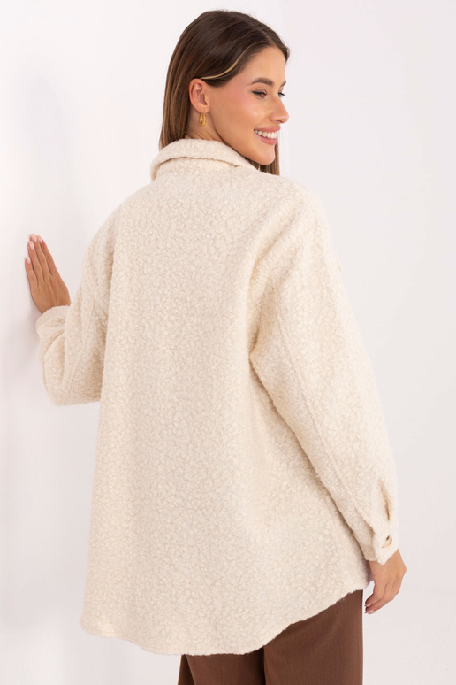 Gaiši smilškrāsas virsjaka