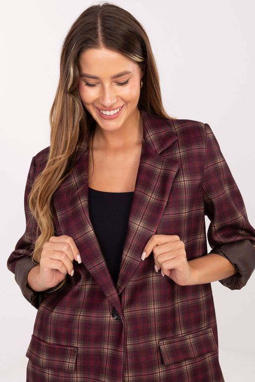 Vīnogu krāsas žakete