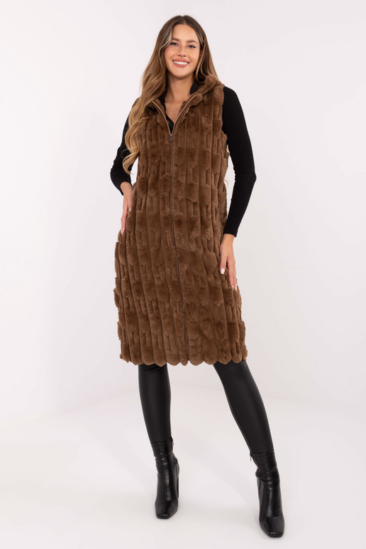 Tumši smilškrāsas veste