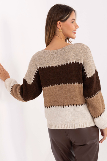 Gaiši smilškrāsas džemperis