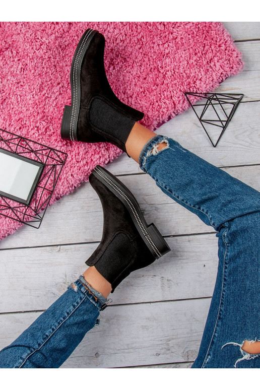 melnas krāsas sieviešu puszābaki