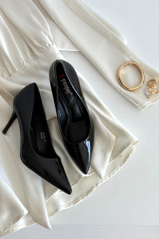 Sieviešu lakotie augstpapēžu kurpes „Jadira" ar smailiem galiem, melnā krāsā Sieviešu lakotie augstpapēžu kurpes „Jadira" ar smailiem galiem, melnā krāsā