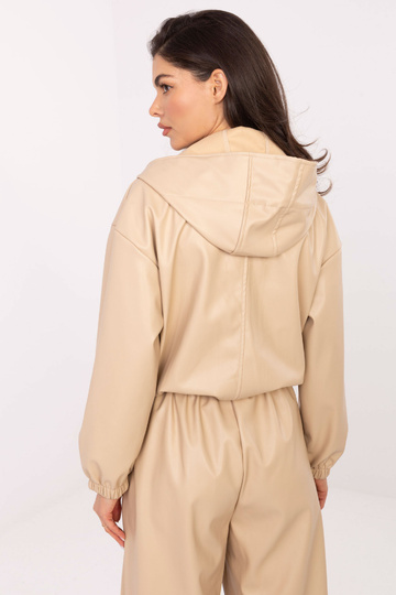 Smilškrāsas jaka 2