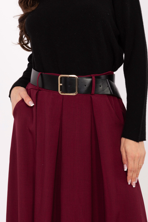 Bordo krāsas svārki