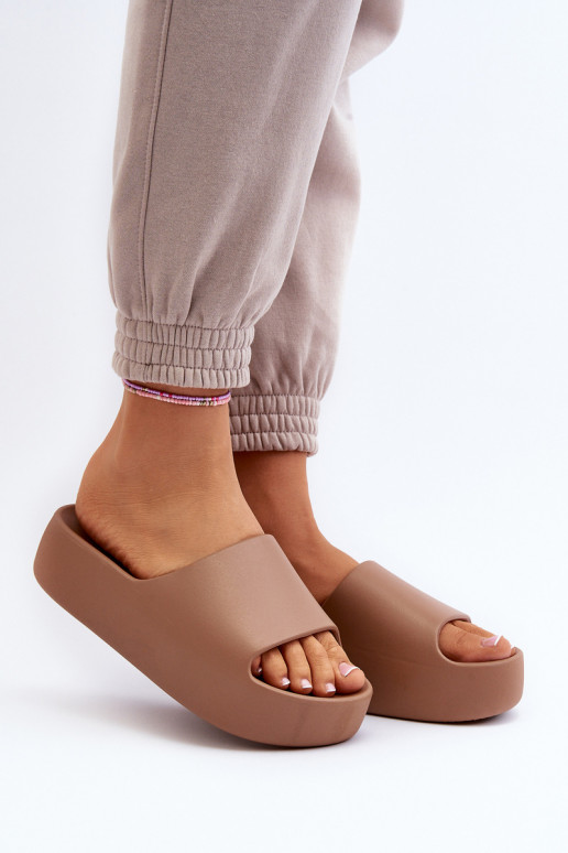  Čības ar masīvu zoli brūnas krāsas Oreithano