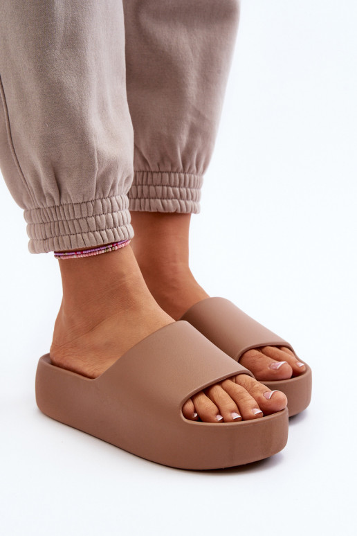  Čības ar masīvu zoli brūnas krāsas Oreithano