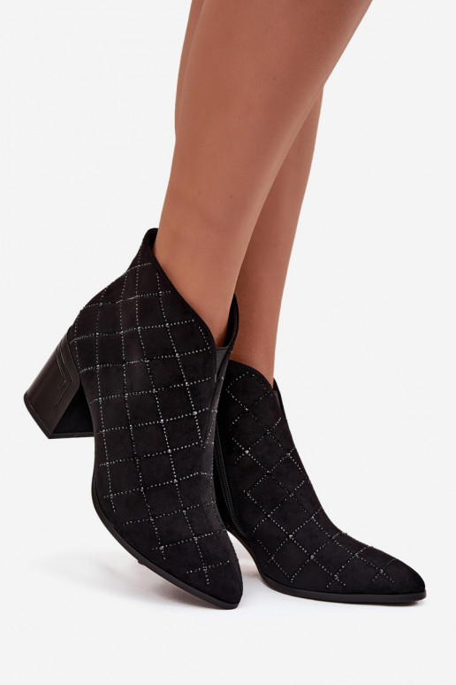 Sieviešu zābaki ar dekorāciju D&A MR52-133 melnā krāsā