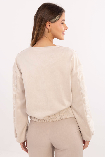 IT jaka gaiši smilškrāsas