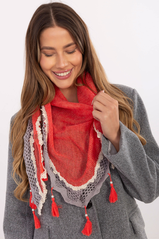 Lakats korāļkrāsā Lakats korāļkrāsā