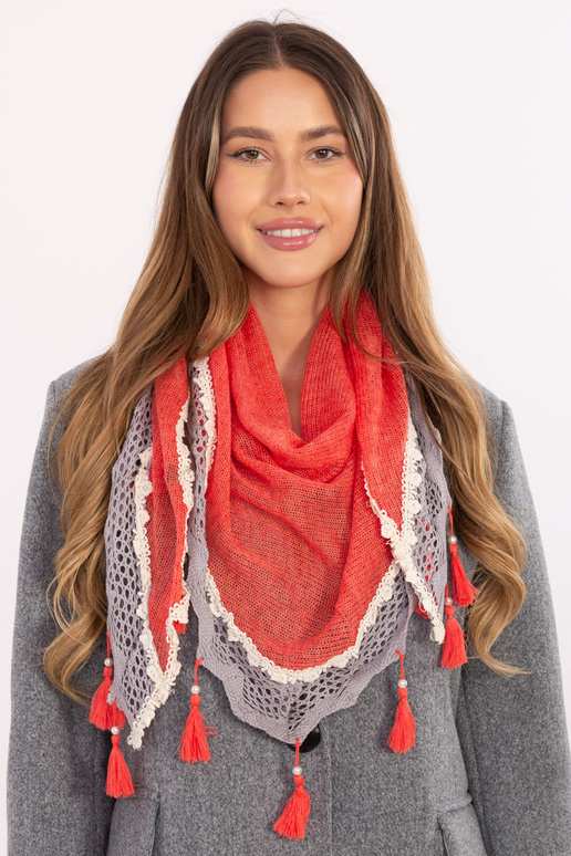 Lakats korāļkrāsā Lakats korāļkrāsā