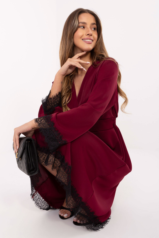 Bordo krāsas kleita