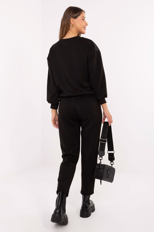 Komplekts melns Komplekts melns