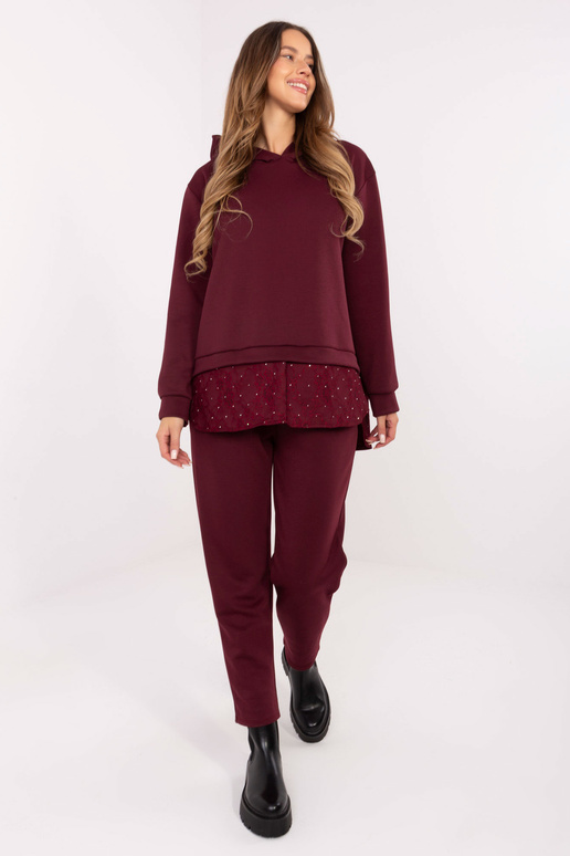 Komplekts bordo krāsā Komplekts bordo krāsā