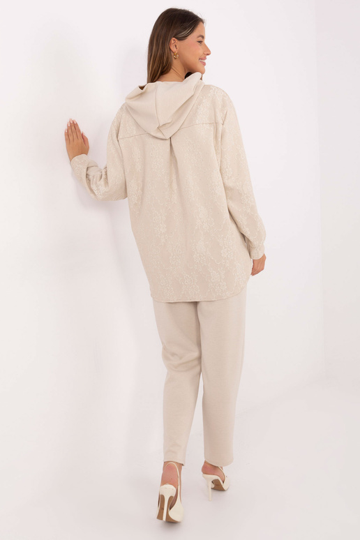 Komplekts gaiši smilšu krāsā Komplekts gaiši smilšu krāsā