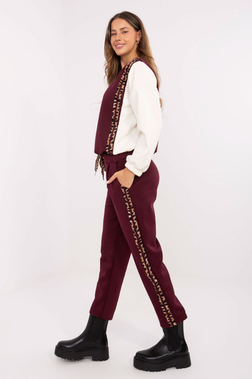 Komplekts bordo krāsā