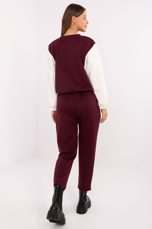 Komplekts bordo krāsā Komplekts bordo krāsā