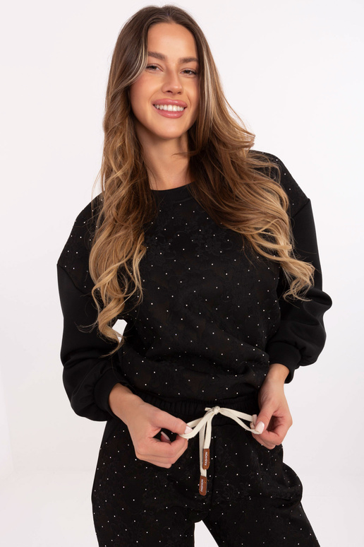 Komplekts melns Komplekts melns