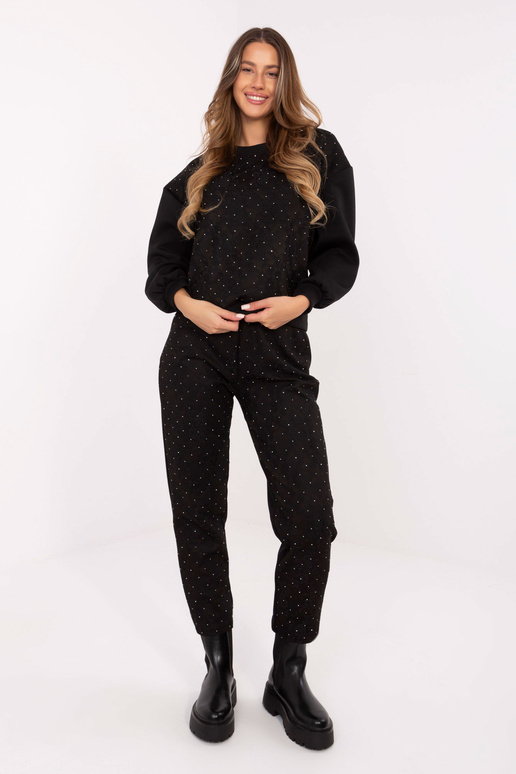 Komplekts melns Komplekts melns