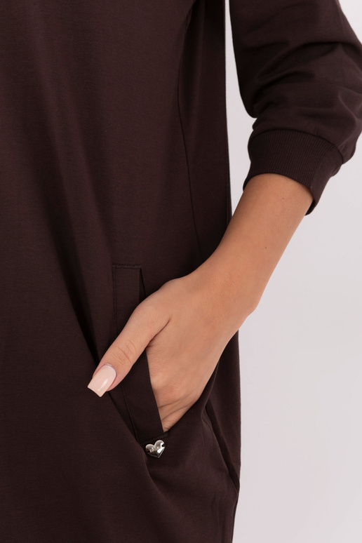 Kleita tumši brūna