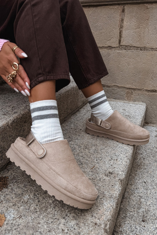 Sieviešu siltās čības ar kažoku iekšpusē un platformu smilšu krāsā Azida