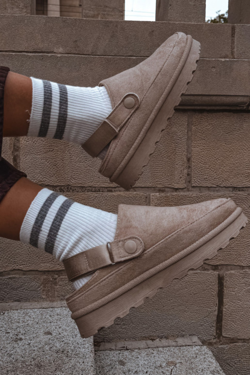 Sieviešu siltās čības ar kažoku iekšpusē un platformu smilšu krāsā Azida