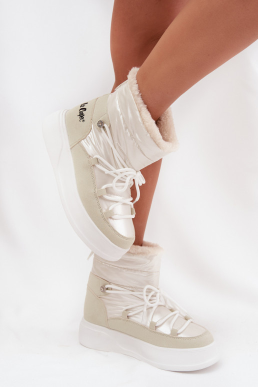 sniega apavi  ar platformu Lee Cooper LCJ-25-03-3815 baltas krāsas sniega apavi  ar platformu Lee Cooper LCJ-25-03-3815 baltas krāsas