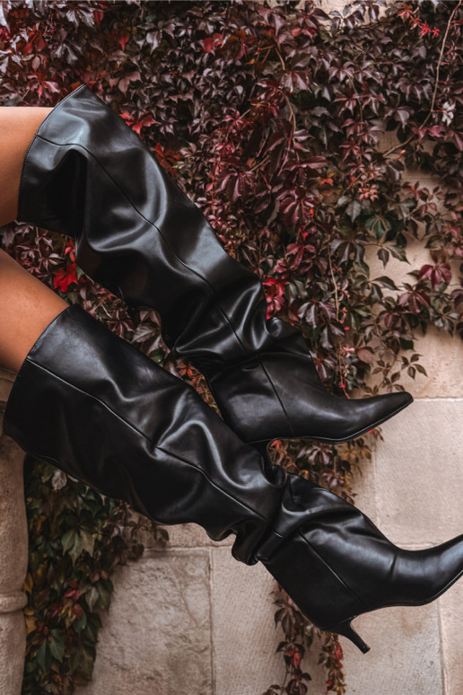 Iespraužami sieviešu augstie zābaki ar plāniem papēžiem melnā krāsā Ysolienne Iespraužami sieviešu augstie zābaki ar plāniem papēžiem melnā krāsā Ysolienne