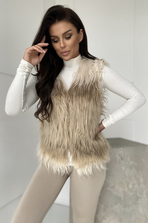 Smilšu krāsas veste