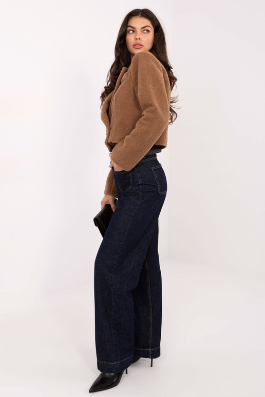 Karameles krāsas jaka