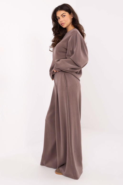 Tumši smilškrāsas blūzons