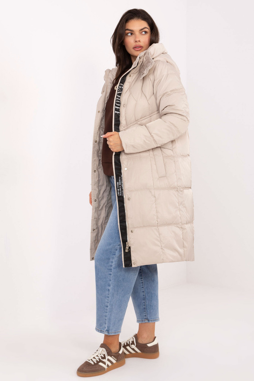 Smilškrāsas mētelis