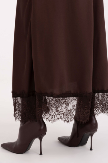 Tumši brūni svārki