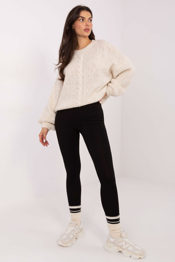 Gaiši smilškrāsas džemperis