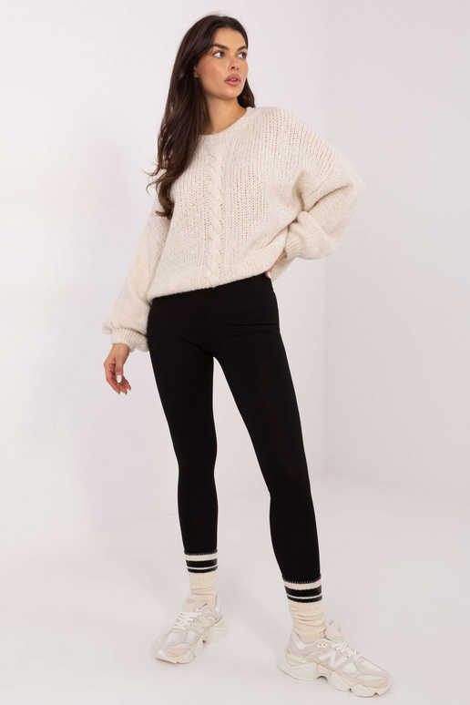 Gaiši smilškrāsas džemperis