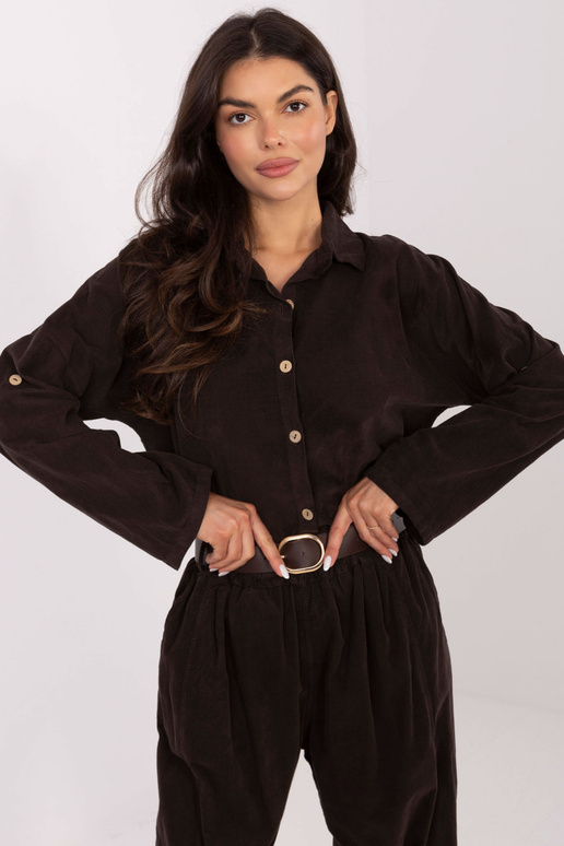 Tumši brūni krekli