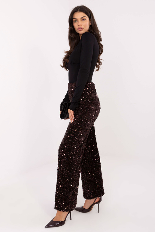 Tumši brūnas bikses