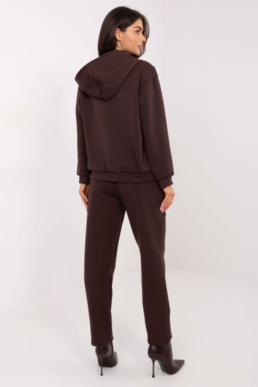 Komplekts tumši brūnā krāsā