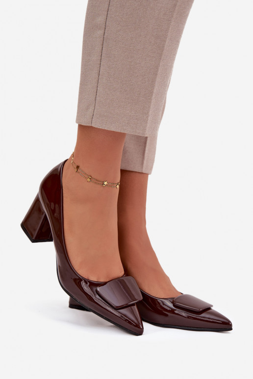 Laque Kurpes ar papēdi ar ornamentiem Czekoladowe Isoline