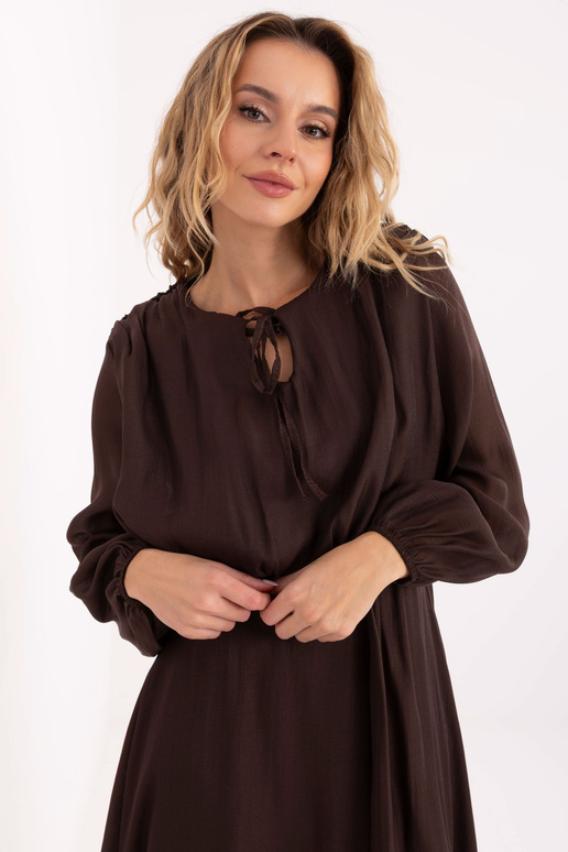 Kleita tumši brūna