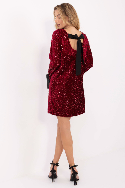 Kleita bordo krāsā