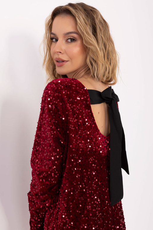 Kleita bordo krāsā